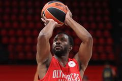 Το πρώτο καλάθι του Έβανς με τον Ολυμπιακό - Τι έκανε στην ανεπίσημη «πρώτη» του (vid)