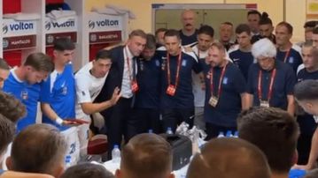 Η αρχηγική ομιλία του Μπακασέτα, πριν τον αγώνα με τη Λευκορωσία και η προσευχή του Μάνταλου (vid)