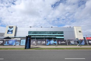 Ύποπτο δέμα στη Ρίγα προκάλεσε αναστάτωση έξω από το γήπεδο