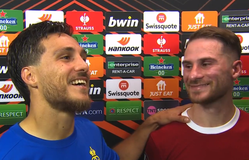 Ομορφη στιγμή με τα αδέρφια ΜακΆλιστερ να τίθενται αντιμέτωποι και στο τέλος να δίνουν αγκαλιά κοινή συνέντευξη (vids)