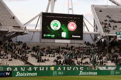 Χωρίς το αστέρι του Conference League το έμβλημα του Ολυμπιακού στα matrix του ΟΑΚΑ (pic)