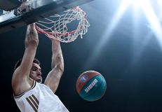 Η Ντουμπάι διέλυσε την Σπλιτ πριν την συνάντηση με τον Ολυμπιακό