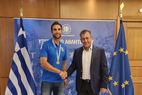 «Δώρο» ύψους 150.000 ευρώ του Γιάννη Βρούτση μετά την επιτυχία του Ντούσκου
