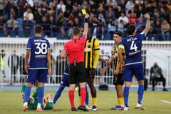 Το διαιτητικό μπάχαλο και η απόλυση που άργησε