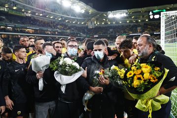 Οι παίκτες της ΑΕΚ τίμησαν τη μνήμη του φιλάθλου που δολοφονήθηκε στη Χαλκίδα