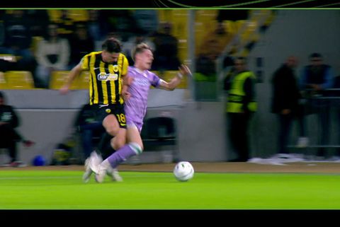 Σάμροκ Ρόβερς: «Ο διαιτητής έδειξε πέναλτι αφού ο ΜακΓκόβερν γκρεμίστηκε στην περιοχή»