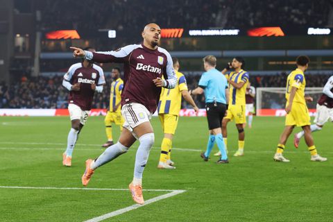 Άνετη νίκη της Άστον Βίλα κόντρα στη Μακάμπι - Πέρασε από τη Γλασκώβη η Ρόμα