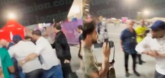 Ο Ετό επιτέθηκε με κλωτσιές σε οπαδό έξω από γήπεδο στο Κατάρ (vid)