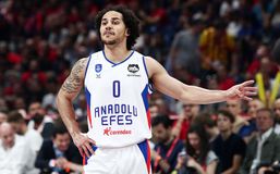 Αναντολού Εφές: «Lar-King, η επιστροφή»