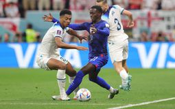 Ο Χέντερσον δεν αφήνει τον Μπέλιγχαμ να πάει στη Ρεάλ (vid)