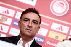 Εν αναμονή αποφάσεων, προγραμματίζει…