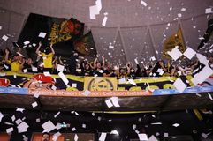 Ποινή μίας αγωνιστικής στην ΚΑΕ Άρης για τα χαρτάκια στο ντέρμπι με τον ΠΑΟΚ - Προσφυγή θα καταθέσουν οι κιτρινόμαυροι