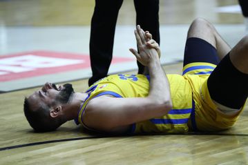 Ατυχία για Γιάνκοβιτς - Υπέστη εξάρθρωση στο δάχτυλο και αποχώρησε