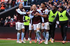 Η Άστον Βίλα «ξέρανε» την Άρσεναλ στο 95' και έβαλε «φωτιά» στη μάχη του τίτλου