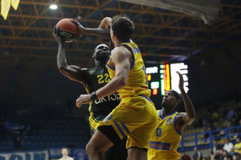 Τεράστια προσπάθεια για το Μαρούσι, αλλά ήττα στο Περιστέρι