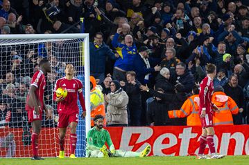 Aυτοκτονική ξανά η Λίβερπουλ που ισοφαρίστηκε στις καθυστερήσεις