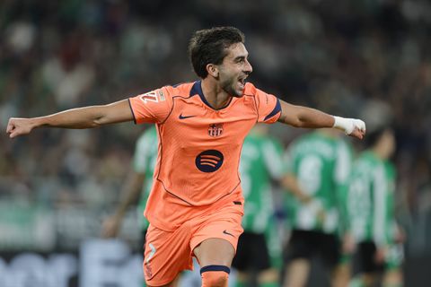 Η Μπαρτσελόνα πήρε τη ματσάρα των οκτώ γκολ με την Μπέτις και «στρογγυλοκάθισε» στην κορυφή