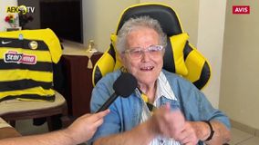 Η 83χρονη κυρία Σοφία συγκινεί με την αγάπη της για την ΑΕΚ (vid)