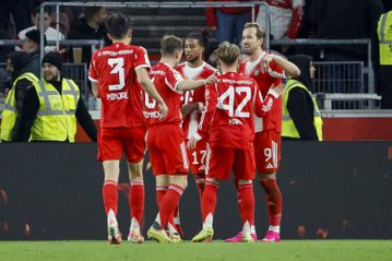 Πάρτι με πεντάρα για την Μπάγερν με χατ-τρικ Κέιν - Ο φοβερός Γιαννούλης «καθάρισε» για την Άουγκσμπουργκ