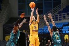 ΑΕΚ: Αμφίβολοι Στρέλνιεκς και Κόνιαρης με τον Ολυμπιακό