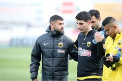 Εκτός «μάχης» ο Μάνταλος λόγω αδιαθεσίας, πρώτη παρουσία του Φερνάντες σε αποστολή της ΑΕΚ