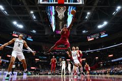 «Πύρρειος νίκη» για το Κλίβελαντ κόντρα στους Σπερς