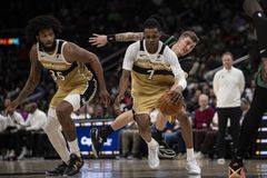 Οι Ουίζαρντς «λύγισαν» και τους Μάτζικ