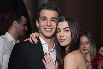 Ο Δουβίκας έκανε πρόταση γάμου στην αγαπημένη του (pic)