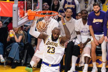 Οι Λέικερς πέρασαν από τη Νέα Ορλεάνη με υπογραφή ΛεΜπρόν και Ντόντσιτς