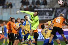 Σοβαρός τραυματισμός για Αγγελίδη - Σε ρόλο τερματοφύλακα ο Αλάγκμπε (vid)