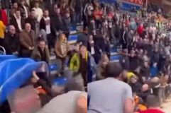 Ερυθρός Αστέρας: Ένταση και ρίψη αντικειμένων προς τους διαιτητές στο Βελιγράδι (vid)