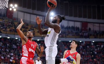 Λεσόρ: «Ο Βεζένκοφ φαβορί για MVP της Euroleague»