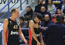 Ο Ολυμπιακός θα αγωνιστεί με μαύρες φανέλες στη Βαλένθια για τα θύματα της Θύρας 7