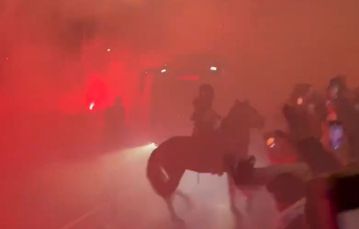 Η «καυτή» υποδοχή της αποστολής της Ατλέτικο πριν το ματς με την Μπιλμπάο (vid)