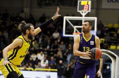 Το Λαύριο δεν υπολογίζει Ζάρα και Καστανέδα με το Περιστέρι bwin!