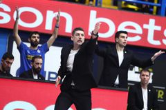 Χαμόγελα από Ξανθόπουλο, προβληματισμός από Λούκιτς