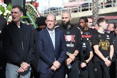 Στο μνημόσυνο για τα θύματα της Θύρας 7 σύσσωμο το τμήμα μπάσκετ του Ολυμπιακού (pic)