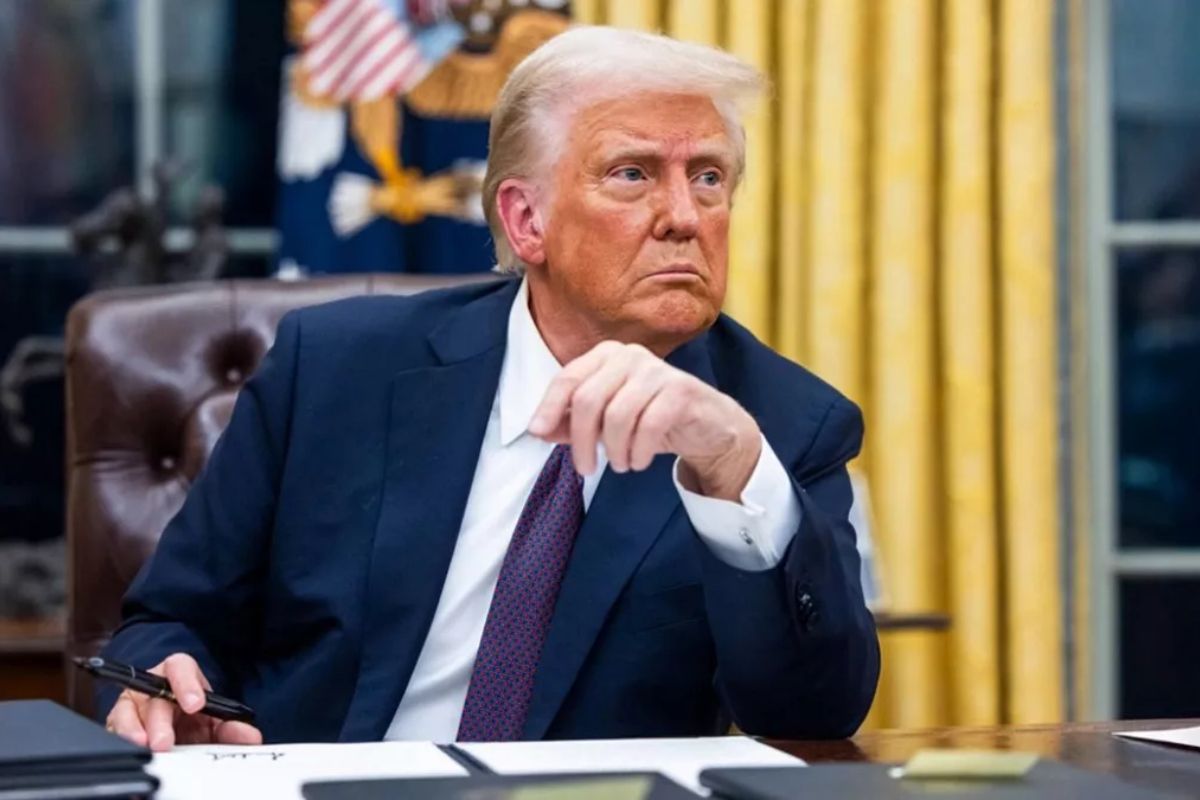 Δασμοί-σοκ 25% από τον Τραμπ στους Κορεάτες