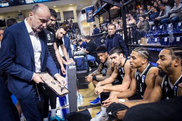 Ικανοποίηση Ζντοβτς για τη νίκη, μίλησε για λάθη ο Λυκογιάννης