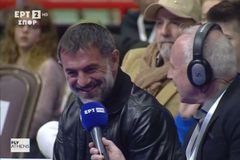 Καραγκούνης στο Fly Athens: «Ήρθα να δω τον Μανόλο»