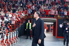 Αυτός είναι ο Γιώργος Μπαρτζώκας!