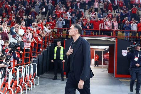 Αυτός είναι ο Γιώργος Μπαρτζώκας!