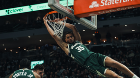 Οι Μπακς λύγισαν τους Πέισερς σε ένα ματς-θρίλερ