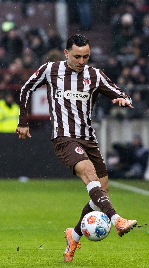 Ο Σάλιακας με γκολάρα άνοιξε το σκορ για τη Ζανκτ Πάουλι - Πού το αφιέρωσε (vid)