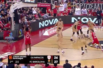 Ολυμπιακός - Μπαρτσελόνα: Buzzer Beater ο ΜακΚίσικ για την ολική ανατροπή στη λήξη του ημιχρόνου (video)