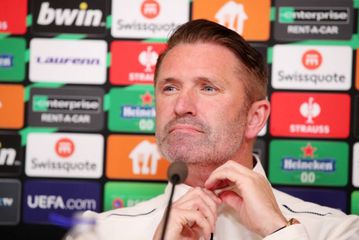 Κιν: «Μακάρι να έπαιζα ξανά σε τέτοια ατμόσφαιρα - Οι οπαδοί του Ολυμπιακού τραγούδαγαν ενώ έχαναν»