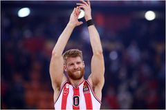 «Μέσα» Ουόκαπ και Γκος για τον Ολυμπιακό, εκτός ο Λαρεντζάκης