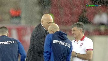 Επικό στιγμιότυπο: Έγιναν... λούτσα από τα μπεκ του γηπέδου ο Κοβάσεβιτς με τον Μεντιλίμπαρ