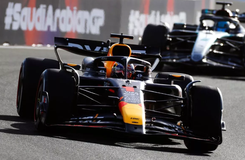 Ο Φερστάπεν ταχύτερος για δύο δέκατα από τον Αλόνσο στις πρώτες δοκιμές της Τζέντα