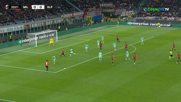 Με εξ επαφής κεφαλιά ο Ζιρού έκανε το 1-0 για τη Μίλαν